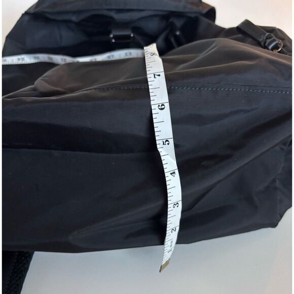 Bric\'s X-Travel Excursion Backpack in Black ~ Excellent